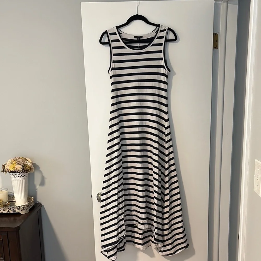 Navy and White Striped Sleeveless Dress - Picture 5 of 9